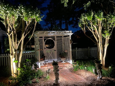 South Georgia Landscape Lighting Ideas to Highlight Trees, Beds, and Outdoor Living Spaces